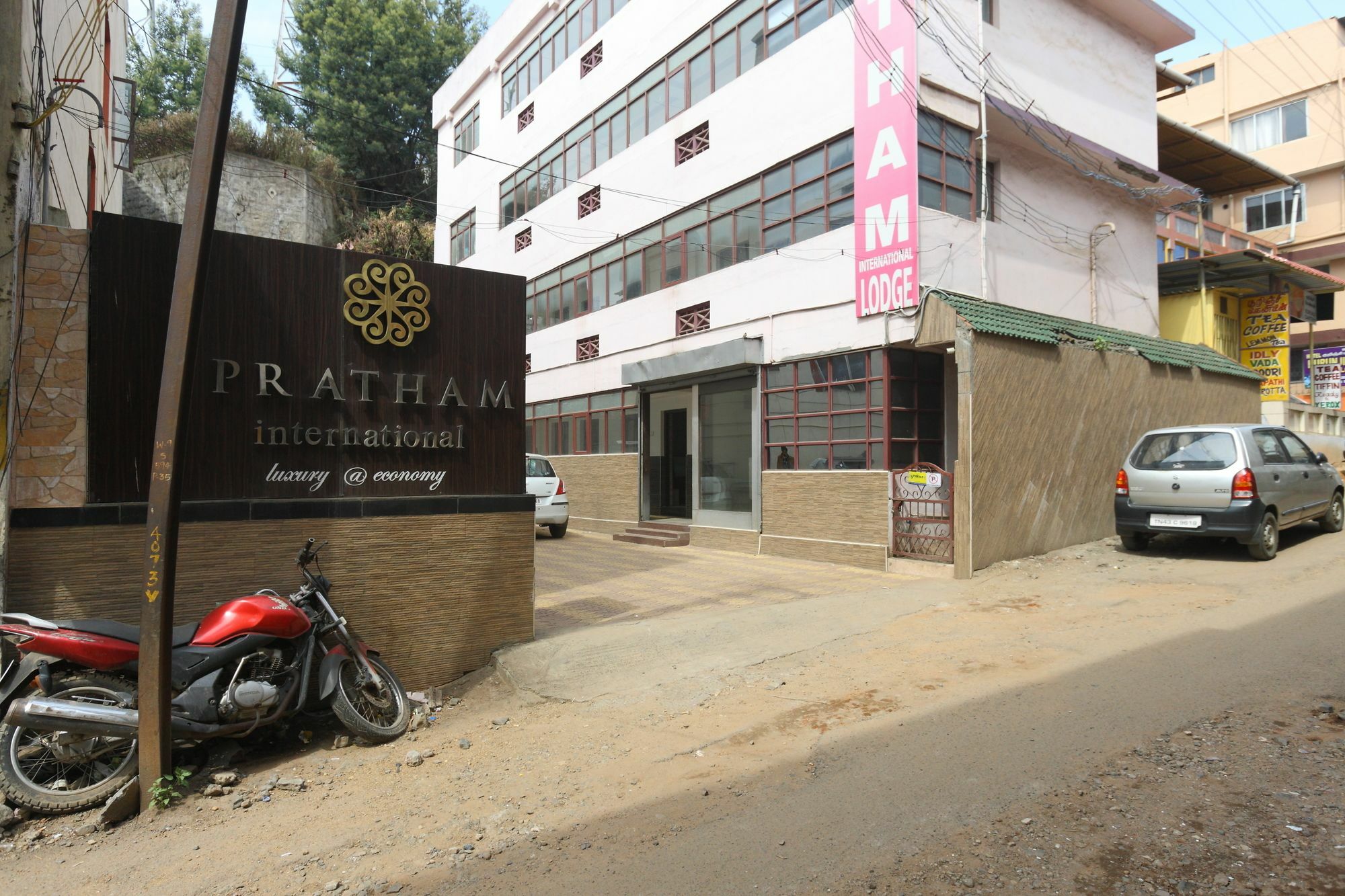Hotel Pratham International Утакаманд Экстерьер фото